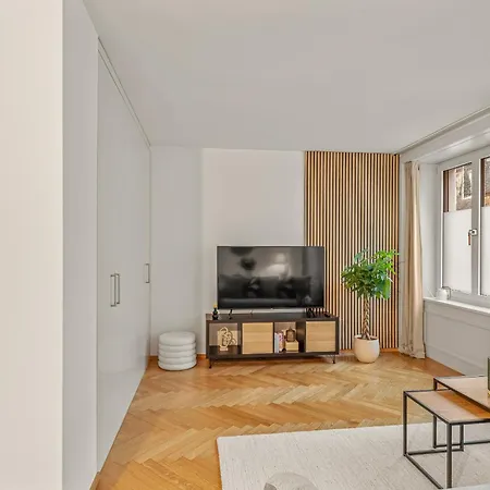 Im Stadtzentrum Gelegenes Mit Kingsize Bed