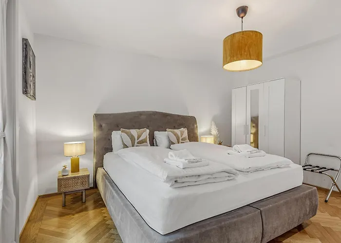 Im Stadtzentrum Gelegenes Mit Kingsize Bed