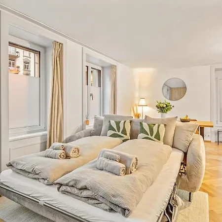 Im Stadtzentrum Gelegenes Mit Kingsize Bed *